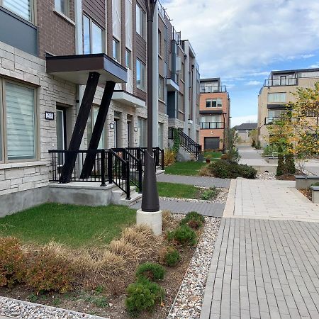 Wateridge Luxury Condos オタワ エクステリア 写真
