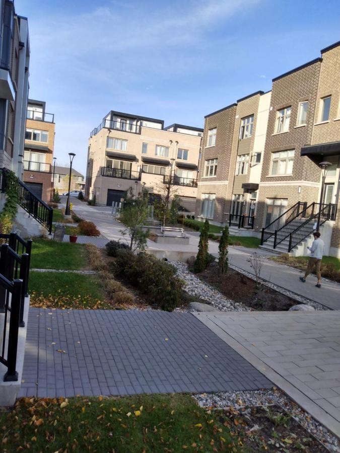 Wateridge Luxury Condos オタワ エクステリア 写真