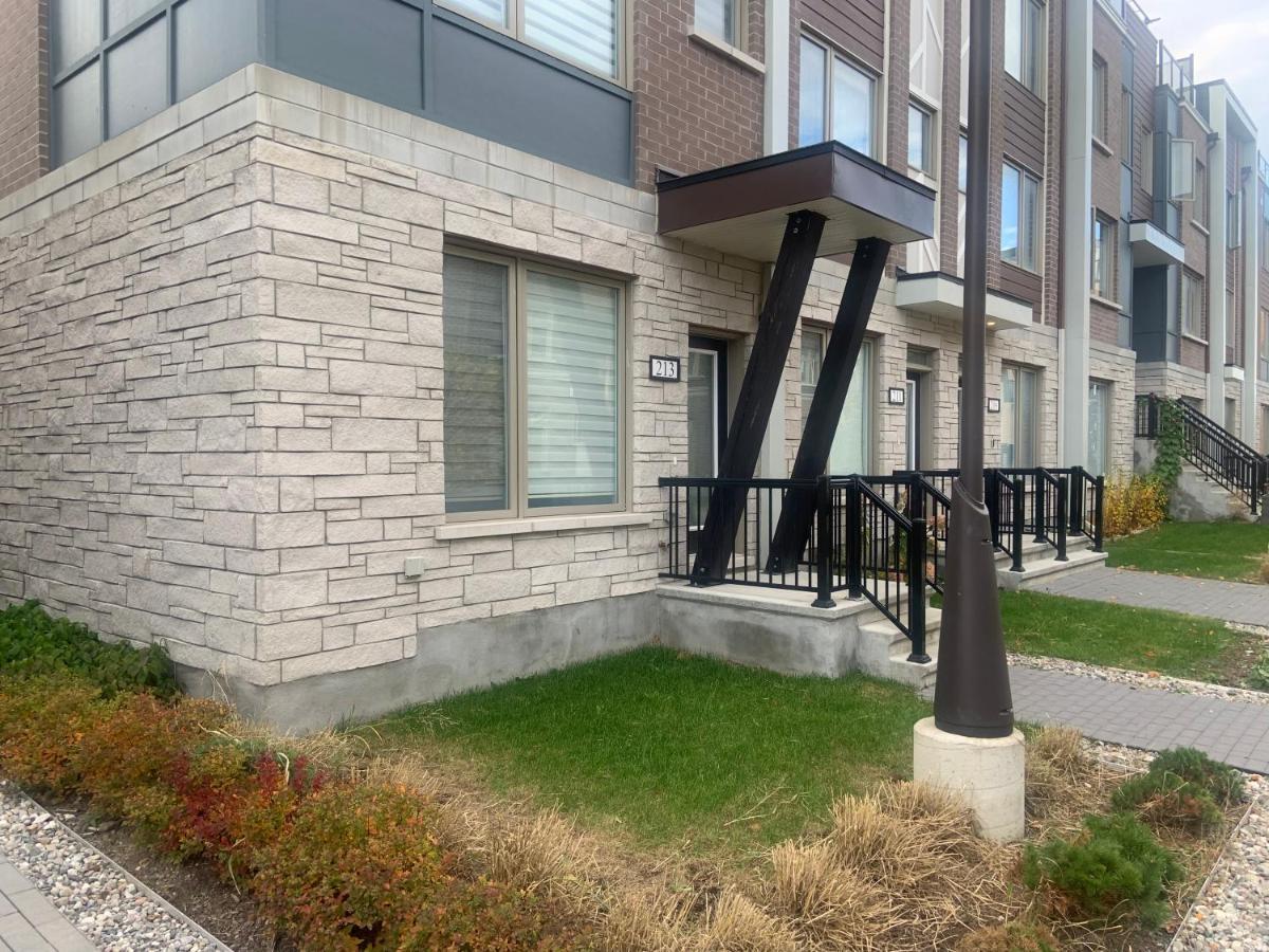 Wateridge Luxury Condos オタワ エクステリア 写真